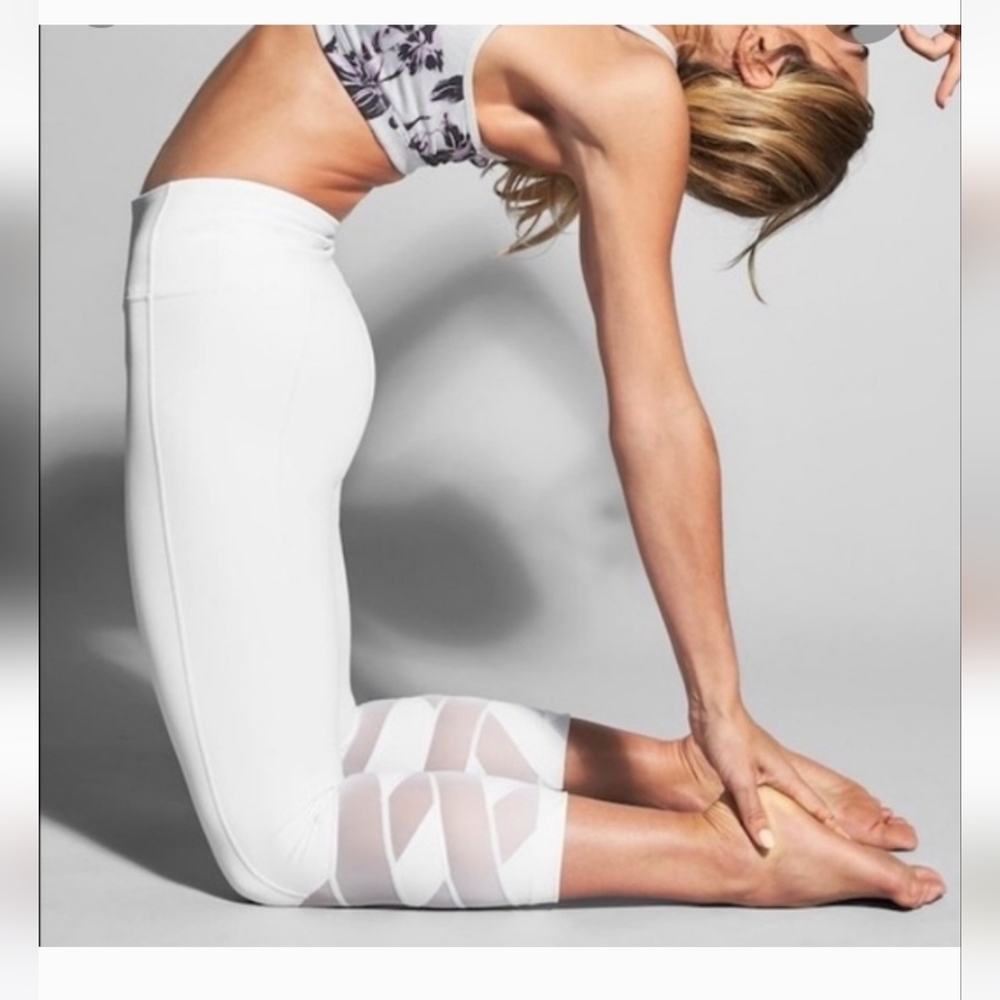 NWT Athleta Pure White Mantra tight leggings size Medium